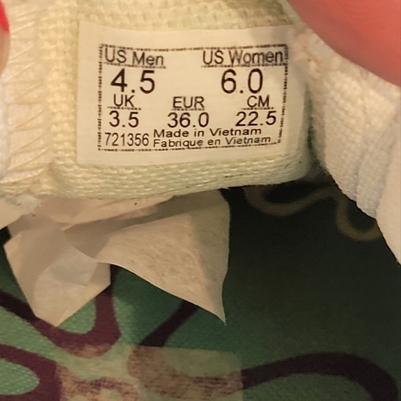 Vans Classic Slip On Spongebob Sneakers Aloha Womens Size 6 - Picture 8 of 9